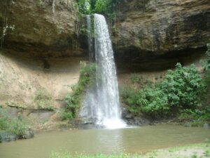 aventura y naturaleza en la cascada "San Nicolás" de Agua Dulce