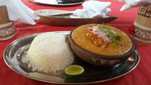 Casuela de pescado servida en el albergue de San Francisco de Paján