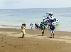 Desembarque en la Isla de la Plata