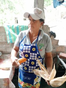 Mujer artesana de la cocina